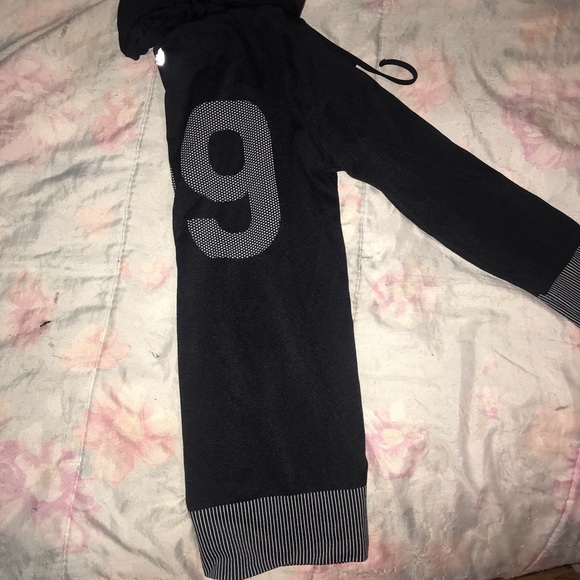 Active pullover - Picture 3 of 3